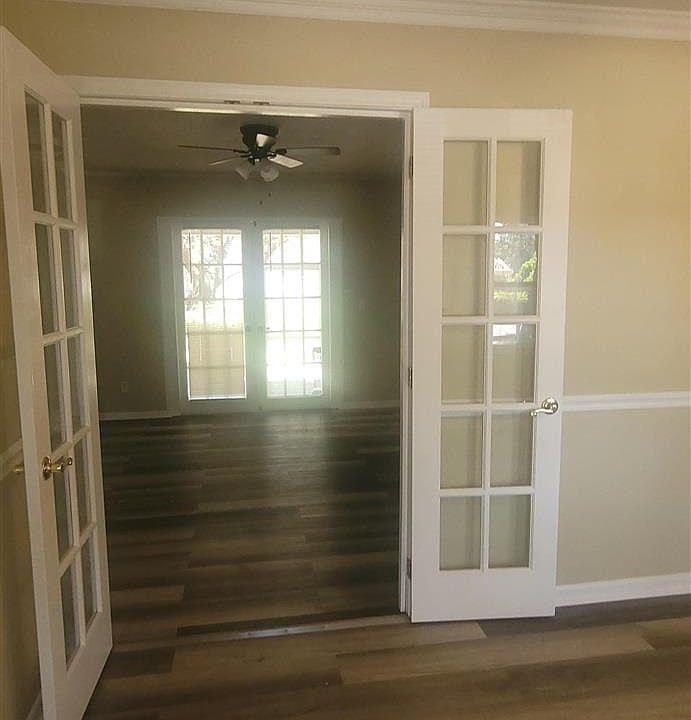 2nd image of 3005 Muldoon Rd