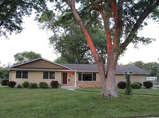 1902 S 2nd St, Beatrice, NE 68310