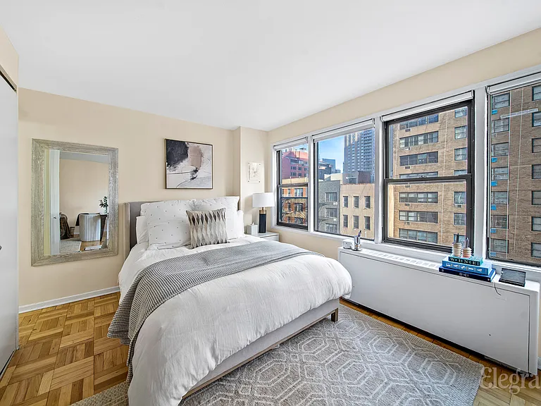 355 E 72nd St #11G — Photo 5