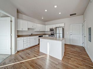 915 Harlocke St, Iowa City, IA 52246