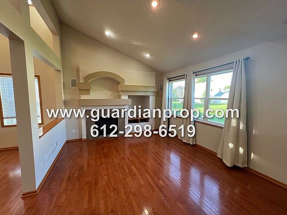 4th image of 11670 Goodhue St NE