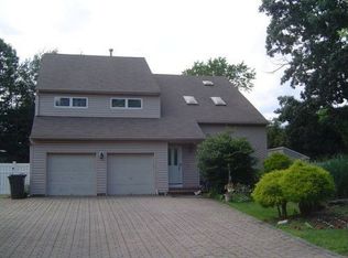 208 Doe Rd, Toms River, NJ 08753