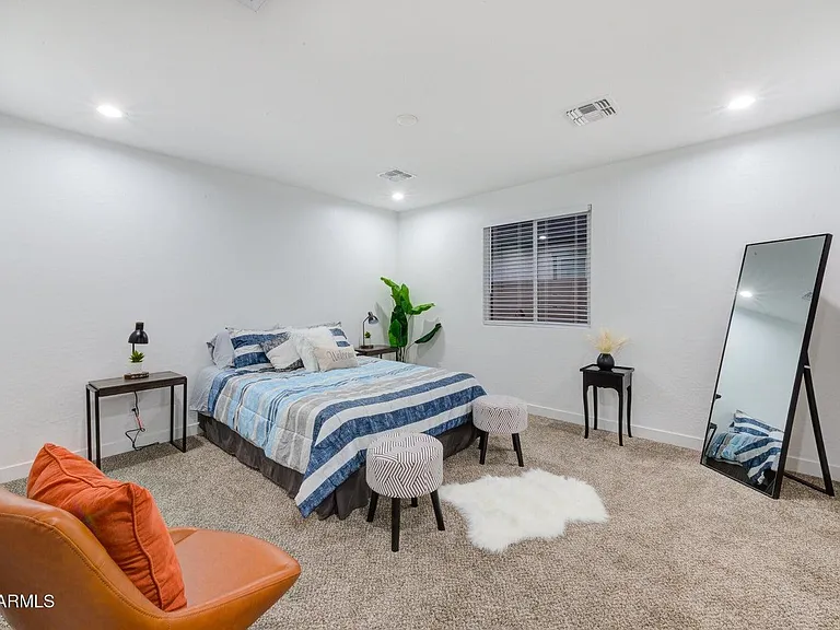 1821 W Hadley St — Photo 18