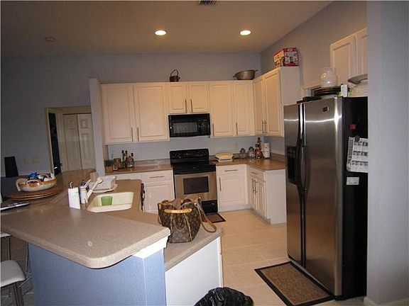 4th image of 7392 165th St N