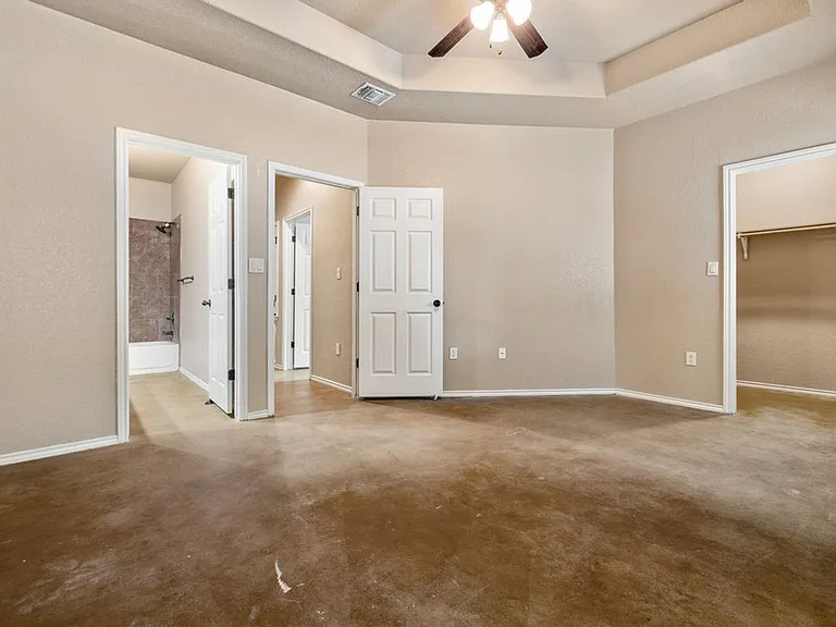 1066 Carolyn Cv — Photo 11