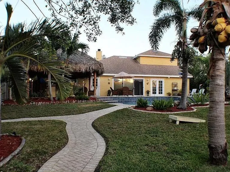 1575 S Banana River Dr — Photo 28