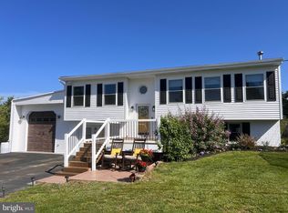 11 Harborview Dr, Holtwood, PA 17532