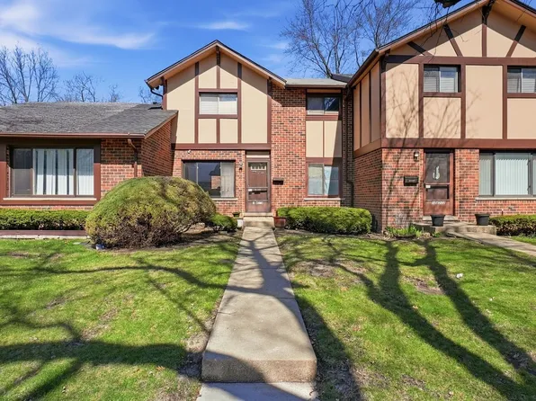 18W274 Kirkland Ln, Villa Park, IL 60181