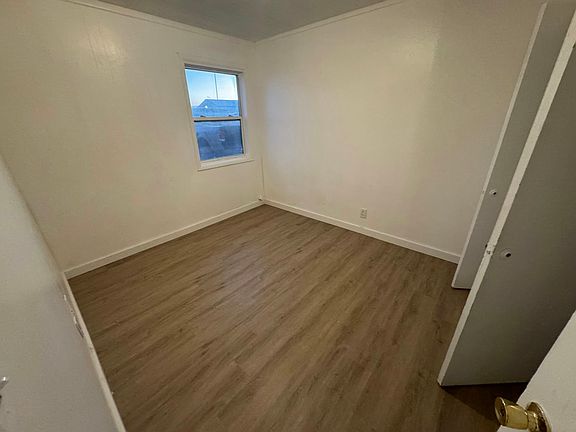 2nd image of 1110 W Broadway Ave #3