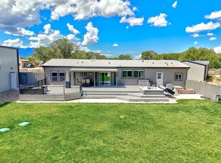569 Dolores Rd, Taos, NM 87571
