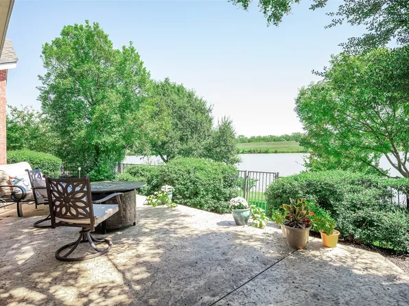 8802 Lakewood Dr, Irving, TX 75063