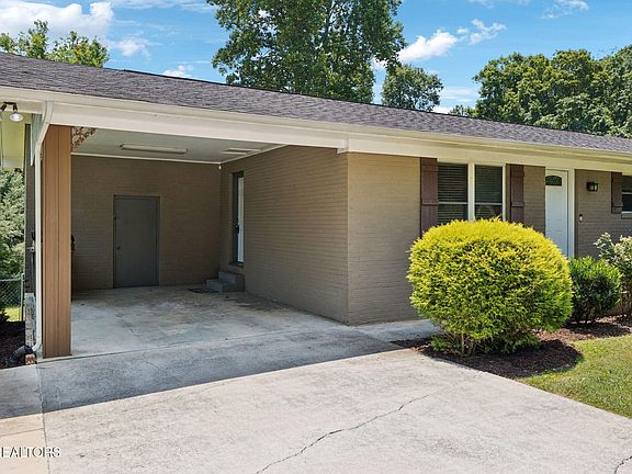 2nd image of 5112 NW Cumberland Wood Dr