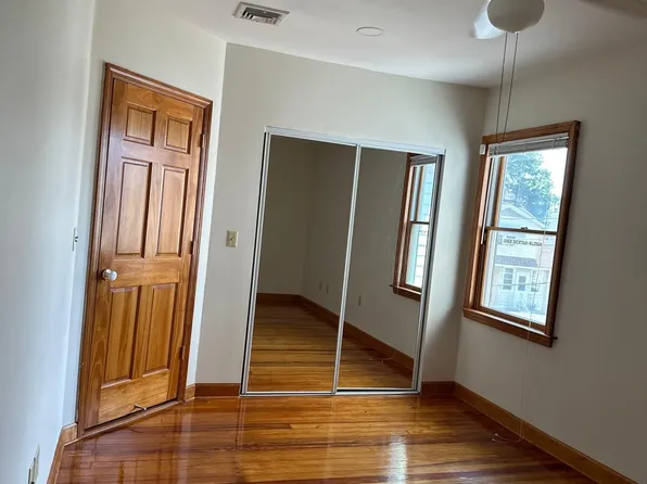 39 Ling St, Fords, NJ 08863