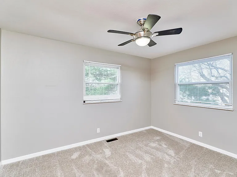 3204 Bristol Hall Dr — Photo 17