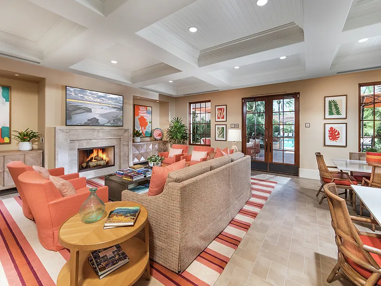 Anacapa Apartment Homes — Photo 18