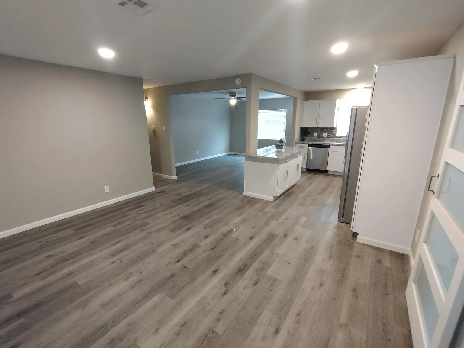3 bed, 1350 sqft, $1,550 — Photo 2