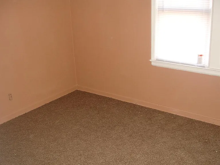 3641 N Euclid Ave — Photo 7