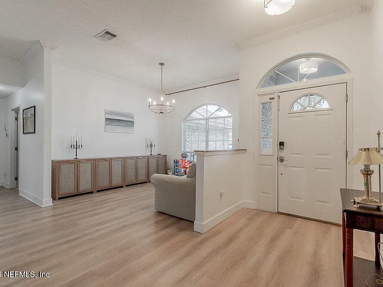 1905 Harbor Island Dr — Photo 4