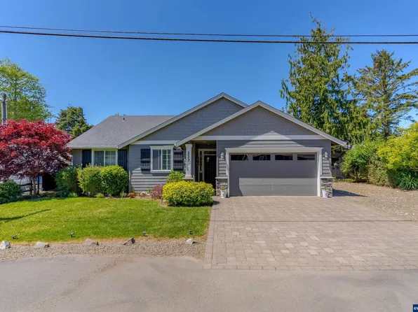 233 SE Oar Ave, Lincoln City, OR 97367