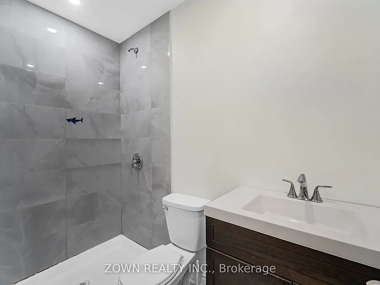 5866 Valley Way #LOWER — Photo 8