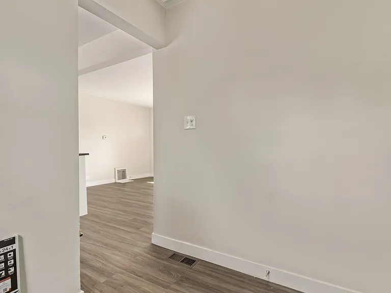 4415 Milwaukee St — Photo 13