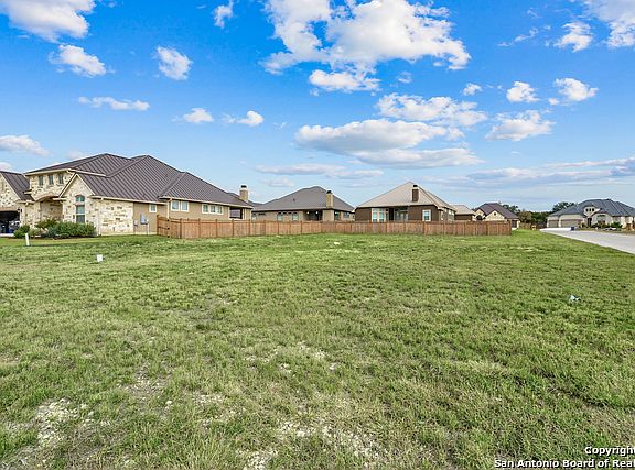 2nd image of 862 Lorikeet Ln