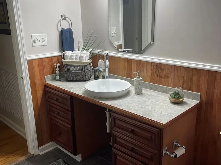 216 Brookwood Dr — Photo 4