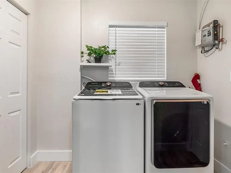 740 Beachwood Ln — Photo 15