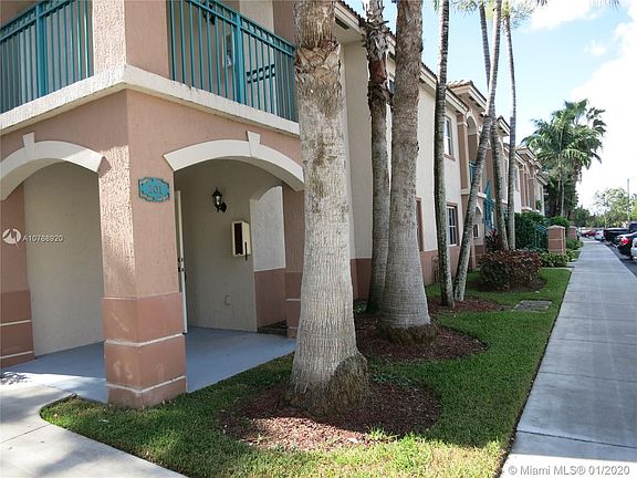 4th image of 1300 SE 31st Ct Unit 101-36