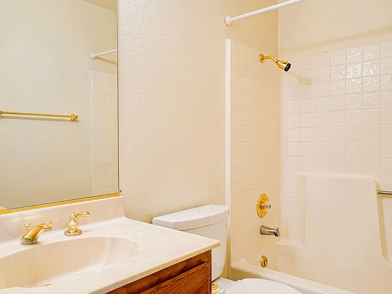 7202 Ruby Ct — Photo 3