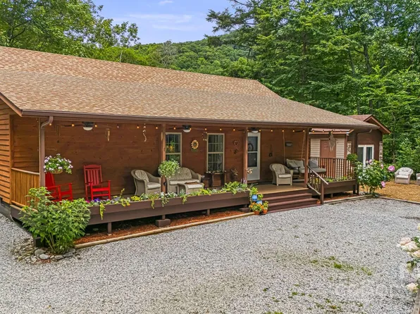 1089 Old Mill Rd, Hendersonville, NC 28792