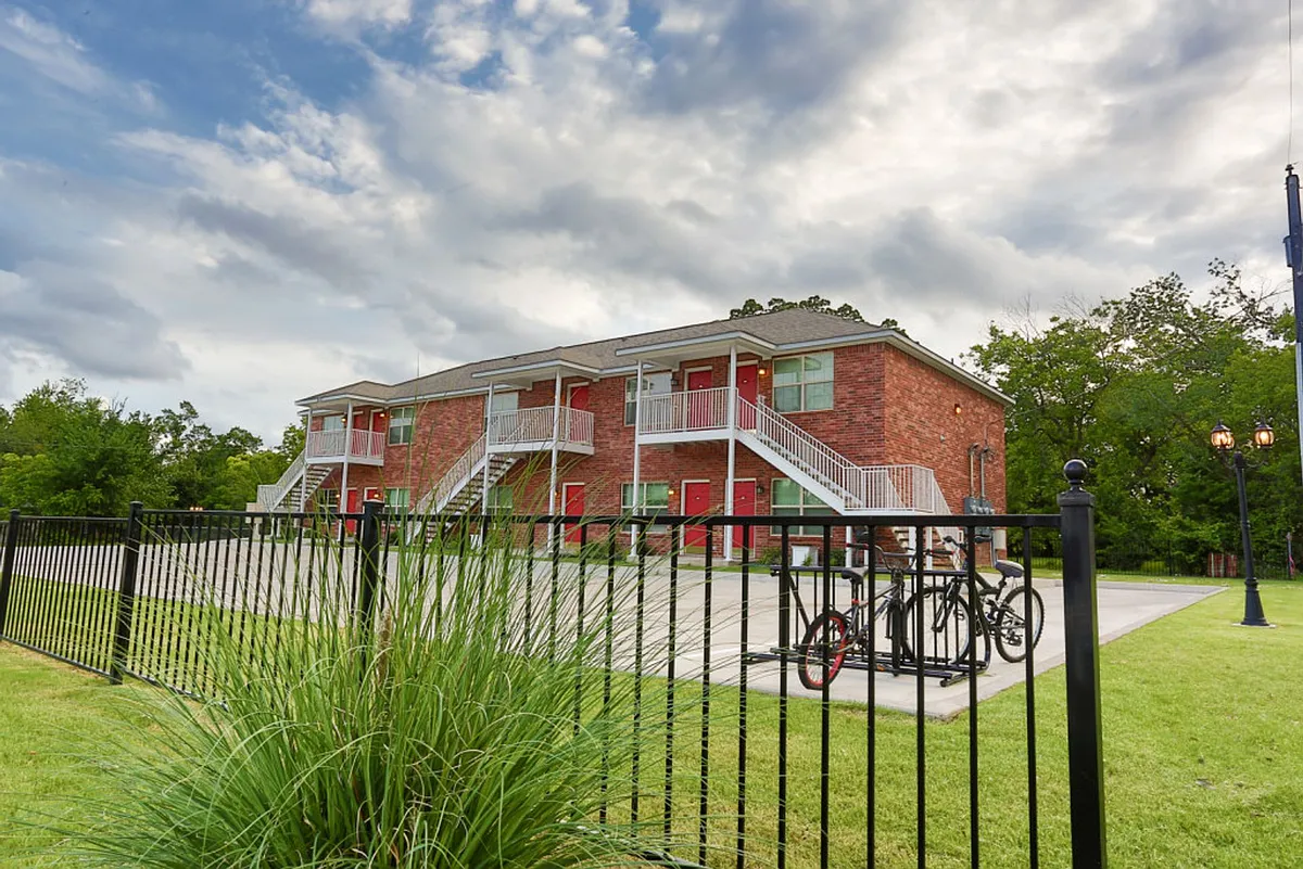 Building Photo - 2411 Bryan St