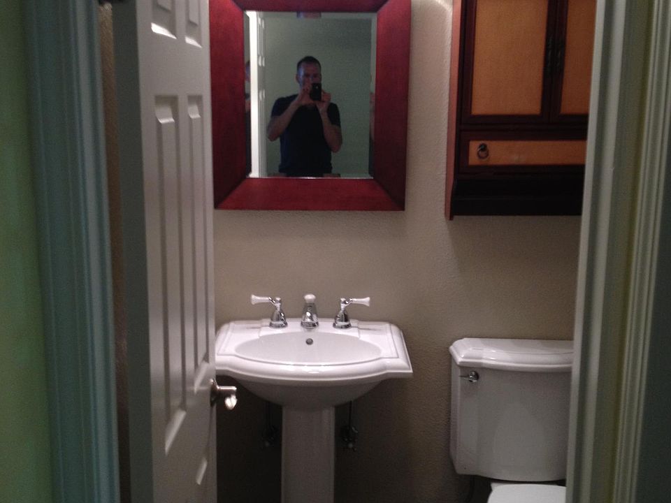1st image of 525 W 4th St