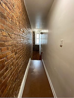 2nd image of 1461 Jefferson Ave #2