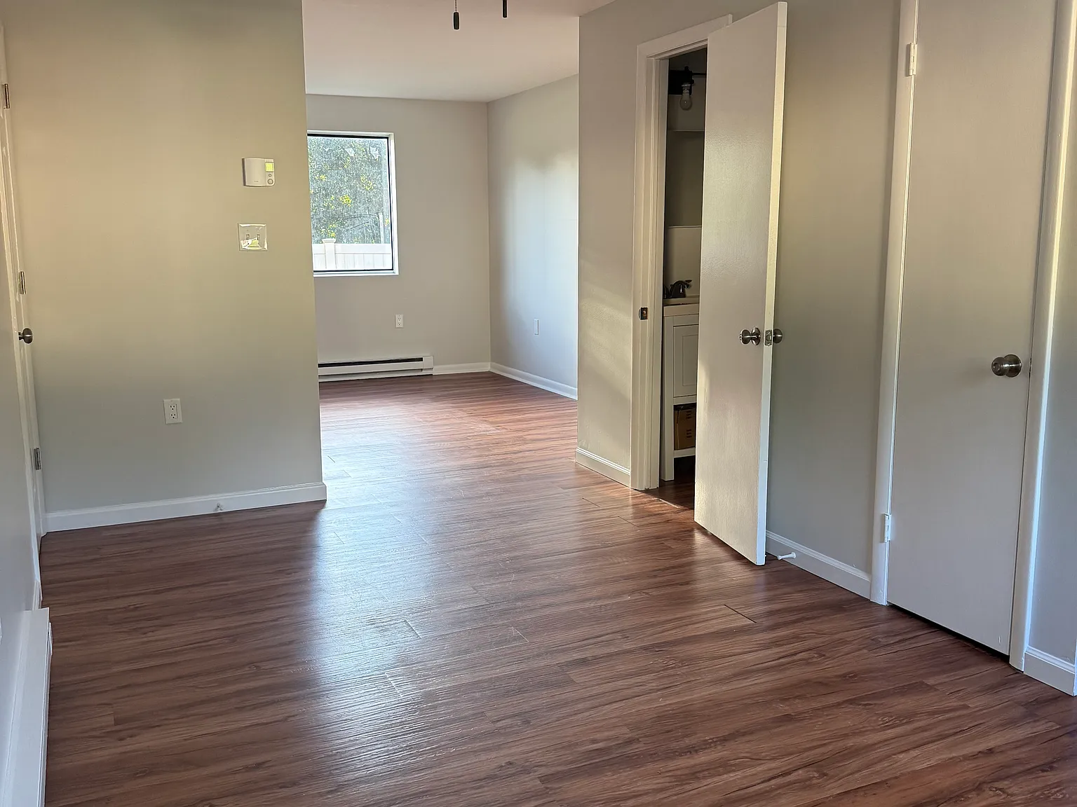 2 bed, 1.5 bath, 940 sqft, $1,900 — Photo 3