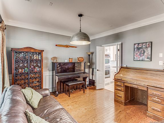 3rd image of 410 Highland Hill