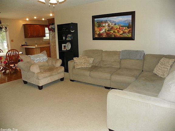 4th image of 3206 Newcastle Dr