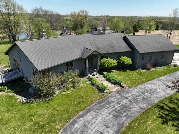 N5199 Marggi Ln, Saint Cloud, WI 53079