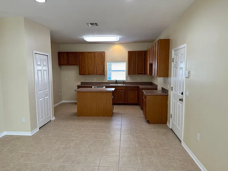 13218 Phoenix Dr — Photo 11