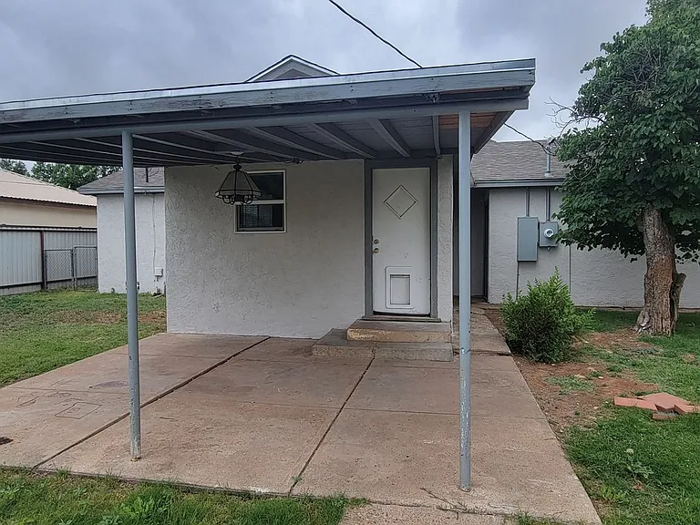 2901 Wallace St — Photo 23