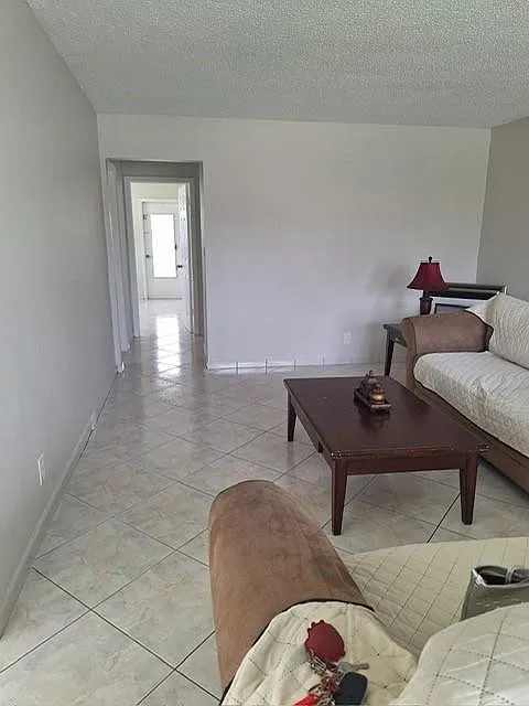 2 bed, 1.0 bath, 700 sqft, $2,000 — Photo 4