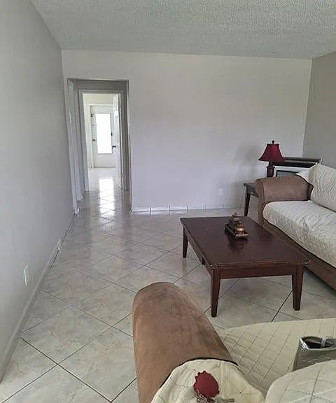 2020 NE 51st Ct #101 — Photo 4