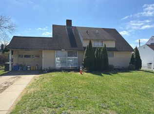 161 Duck Pond Dr N, Wantagh, NY 11793