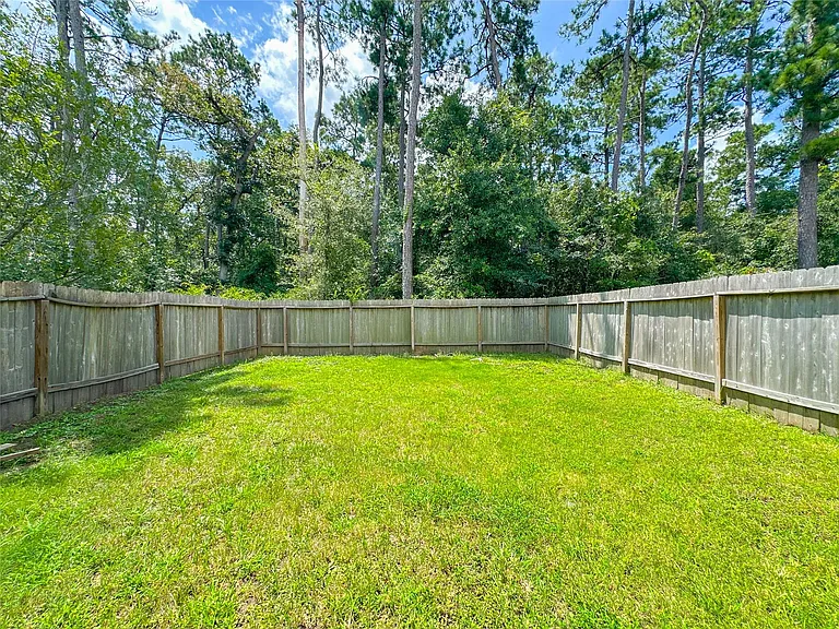 105 Camelot Place Ct — Photo 32