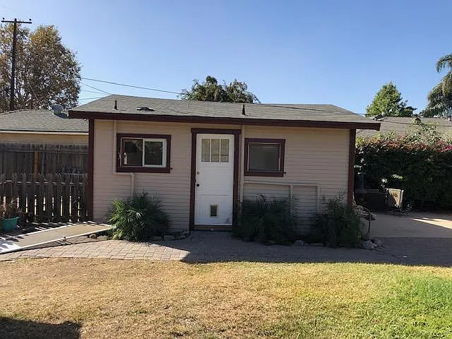 1/2 S Orange Ave