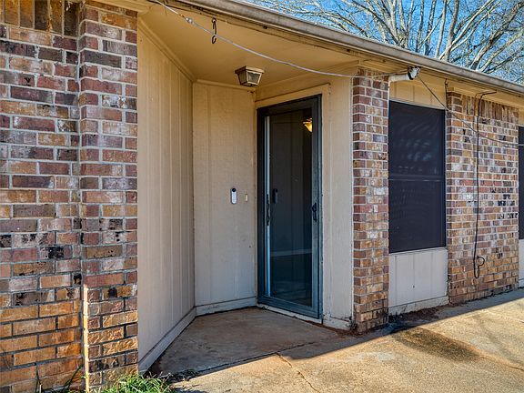 3rd image of 3604 Andrea St