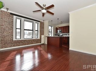 32-32 34th St #17, Astoria, NY 11106