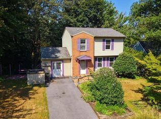 12 Picnic Woods Cir, Lititz, PA 17543