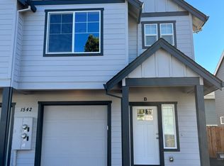 1542 E 3rd St UNIT B, Newberg, OR 97132