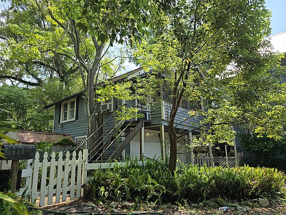 2nd image of 213 E 18th St